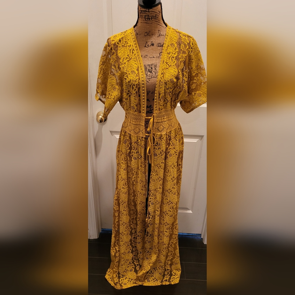 New No Tags, Rare Maxi Length Lace Duster/Kimono/Cover Up Excellent